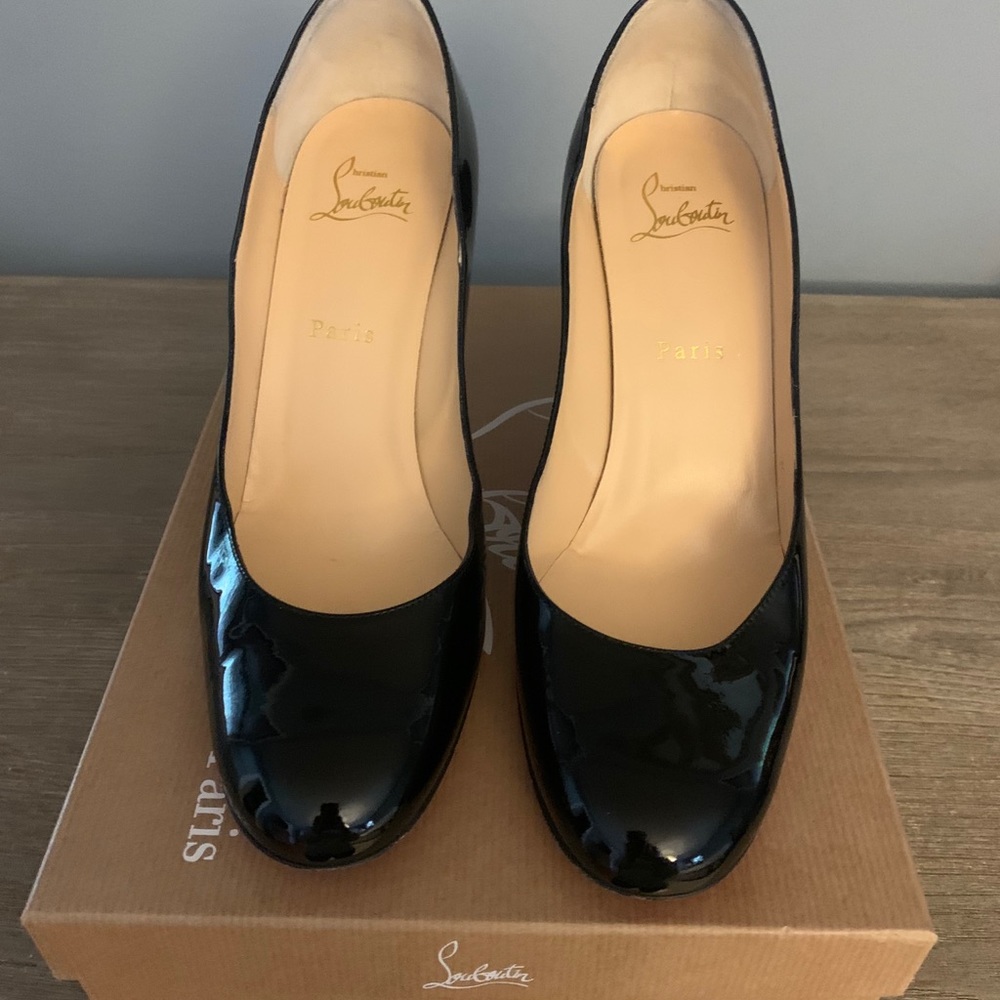 Louis Vuitton Lady Gena Patent Pumps